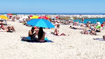 Beach Nova Icaria, Barcelona beach walk