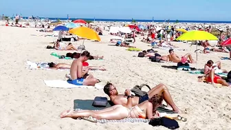 Beach Nova Icaria, Barcelona beach walk