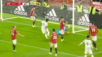 HIGHLIGHTS: Man Utd 2-1 Liverpool | Salah scores late consolation at Old Trafford