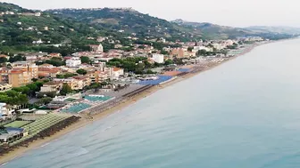 La spiaggia di #silvimarina con #djimini3pro e #djifpv