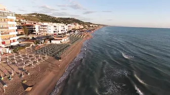 La spiaggia di #silvimarina con #djimini3pro e #djifpv