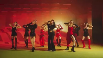 TWICE "Talk that Talk" M/V