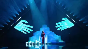 Anitta Performs "Envolver" | 2022 VMAs