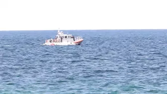 Coast Guard stops migrant boat approaching Hollywood Beach