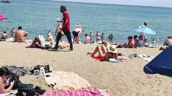 Beach Sant Sebastia, Barcelona beach walk