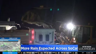 Long Beach crews work to protect beaches during storm