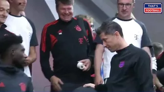 ????Lewandowski Refused to Shake Hands with Muller | ????Lewandowski & Muller Funny Reunion!