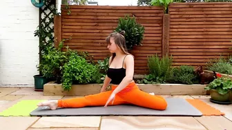 Yoga Stretching Splits | Stretching and Gymnastics | Contortion workout