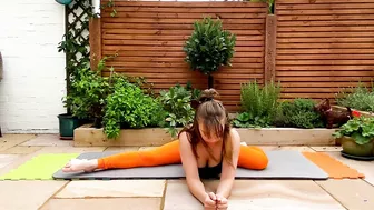 Yoga Stretching Splits | Stretching and Gymnastics | Contortion workout