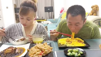 今天给你来个重口味的#eating show#eating challenge#husband and wife eating food#eating#mukbang #asmr eating