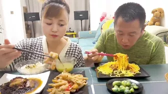 今天给你来个重口味的#eating show#eating challenge#husband and wife eating food#eating#mukbang #asmr eating