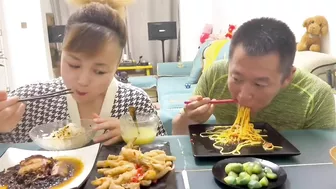 今天给你来个重口味的#eating show#eating challenge#husband and wife eating food#eating#mukbang #asmr eating