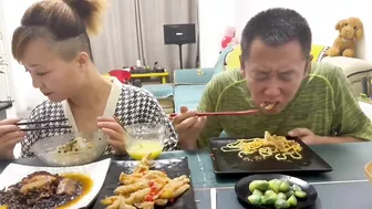 今天给你来个重口味的#eating show#eating challenge#husband and wife eating food#eating#mukbang #asmr eating