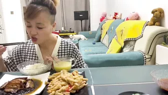 今天给你来个重口味的#eating show#eating challenge#husband and wife eating food#eating#mukbang #asmr eating