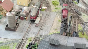 Model Railway Operations at the Steam Locomotive Engine Shed - Smoky Model Trains in HO Scale