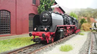 Model Railway Operations at the Steam Locomotive Engine Shed - Smoky Model Trains in HO Scale