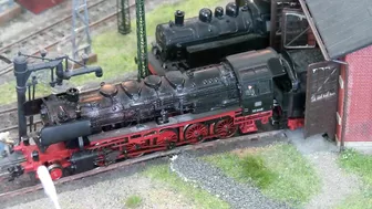 Model Railway Operations at the Steam Locomotive Engine Shed - Smoky Model Trains in HO Scale