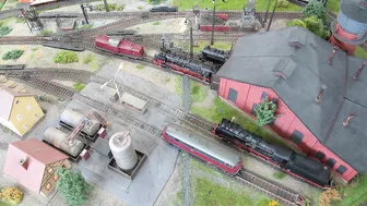 Model Railway Operations at the Steam Locomotive Engine Shed - Smoky Model Trains in HO Scale