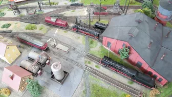 Model Railway Operations at the Steam Locomotive Engine Shed - Smoky Model Trains in HO Scale