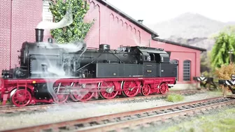 Model Railway Operations at the Steam Locomotive Engine Shed - Smoky Model Trains in HO Scale