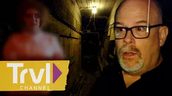 Spirits Surround Dave in Brothel Basement | Ghosts of Devil's Perch | Travel Channel