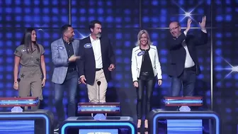 Holey Moley vs. Kimberly Williams-Paisley on Celebrity Family Feud!