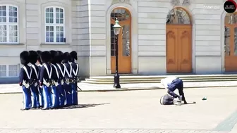 Royal guard FAINTS at Queen's funeral, until...