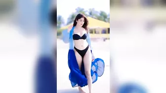 Renu Kaushal Bikini Review | Bollywood Point | #renukaushal #bikini