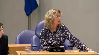 CHAOS IN TWEEDE KAMER - Kabinet loopt weg bij complotgewauwel BAUDET