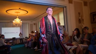 American Stylish Models in traditional Clothes Ramp Walk on London Fashion Week Collection 05