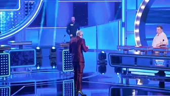 'Jackass' Star Johnny Knoxville Plays Fast Money - Celebrity Family Feud