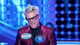 'Jackass' Star Johnny Knoxville Plays Fast Money - Celebrity Family Feud