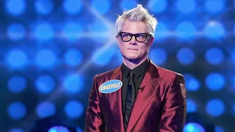 'Jackass' Star Johnny Knoxville Plays Fast Money - Celebrity Family Feud