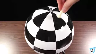 How to play Spherical Chess