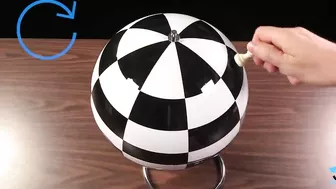 How to play Spherical Chess