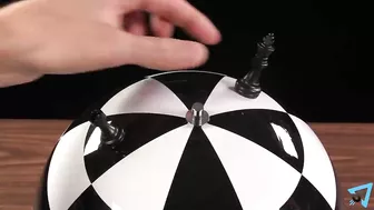 How to play Spherical Chess