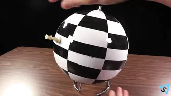 How to play Spherical Chess