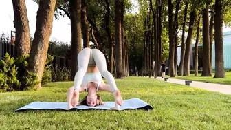 Yoga Art - stretching Girl Meditation