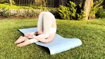 Yoga Art - stretching Girl Meditation