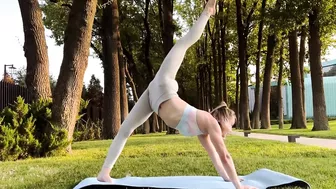 Yoga Art - stretching Girl Meditation