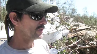 Beach businesses begin to clear out in order to rebuild