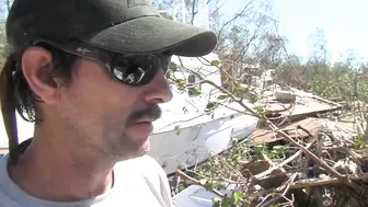 Beach businesses begin to clear out in order to rebuild