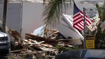 Fort Myers Beach residents leaving the island on foot