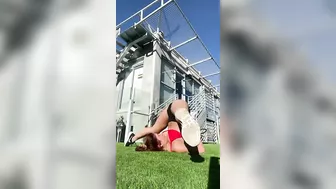 Beautiful Girl Outdoor Yoga Stretching ❤️???? ????????