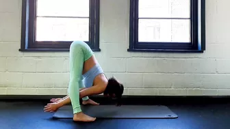 yoga stretches for beginners. stretching exercises for flexibility. gymnastics videos