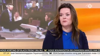 Klimaatactivist lijmt zich live op tv vast aan talkshowtafel Jinek