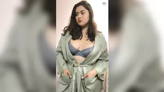 Fernanda Gutierrez | Mexican Beautiful Plus Size Fashion Model | Instagram Star | Biography