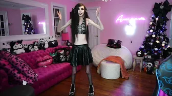 Eugenia Cooney Gets Annoyed After Feeling Attacked On Stream