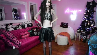 Eugenia Cooney Gets Annoyed After Feeling Attacked On Stream