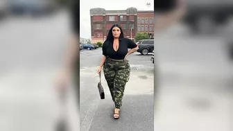 Ashley Bova ????????…| American Gorgeous Plus Size Curvy Model | Brand Influencer | Biography & Facts